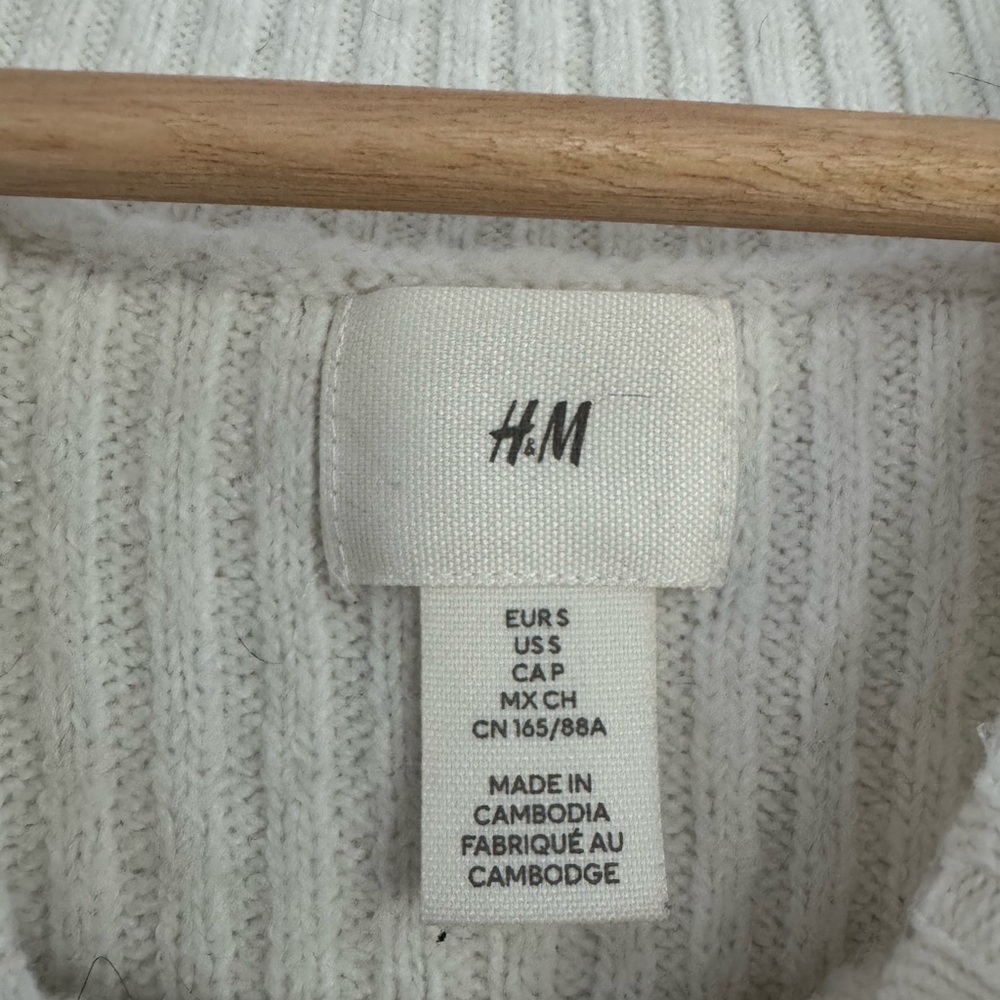 H&M Cream Ribbed Crew Neck Sweater - Picture 2 of 3